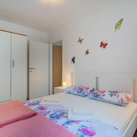 Apartman Antonija Cres Exterior foto