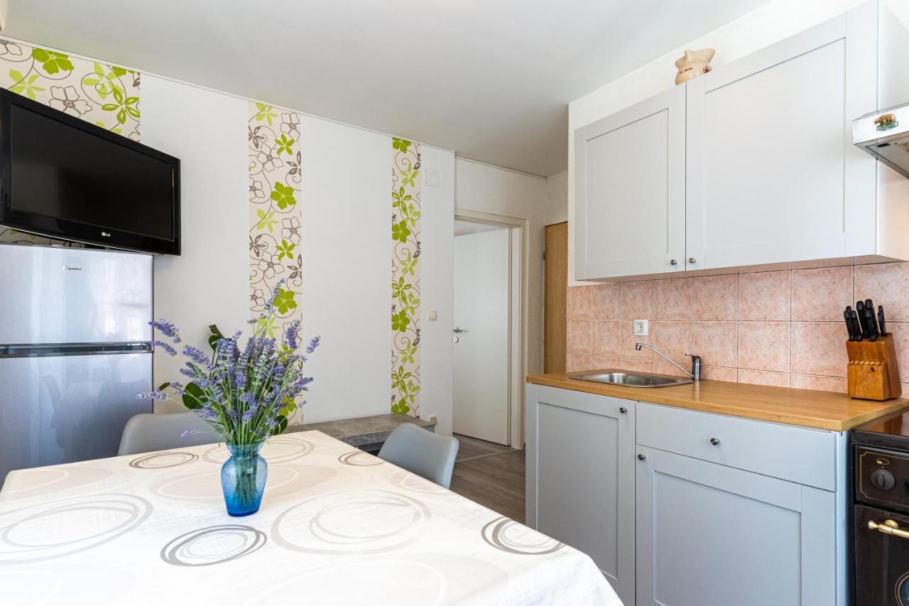 Apartman Antonija Cres Exterior foto